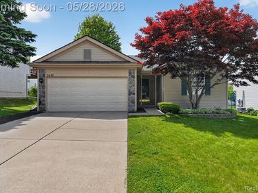 1641 Chelsea Circle, Hartland Twp, MI 48843