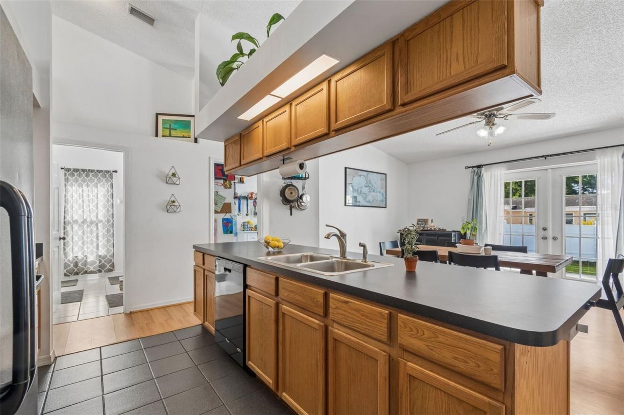 1898 76th Place N, Saint Petersburg, FL 33702 Photo