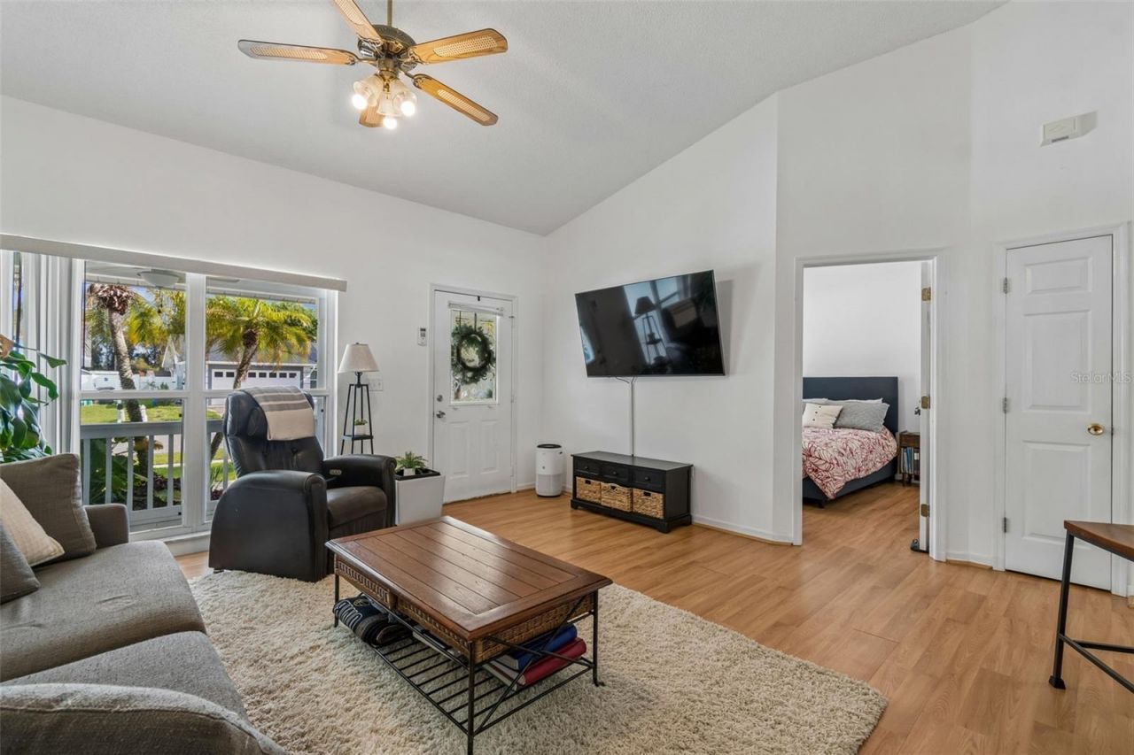 1898 76th Place N, Saint Petersburg, FL 33702 Photo