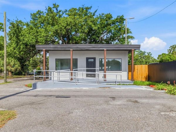 10302 N NEBRASKA AVENUE , TAMPA, FL 33612