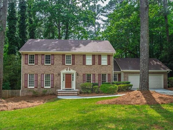 3838 Hunting Ridge Drive , Lilburn, GA 30047