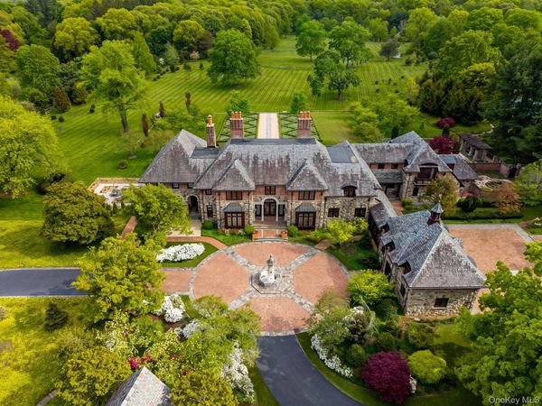 1 Applewood Estate , Upper Brookville, NY 11545