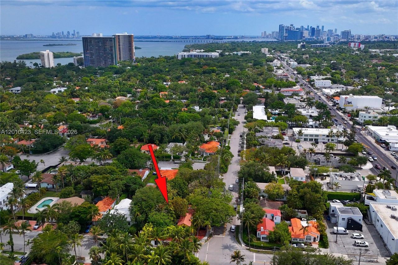 650 NE 76th St, Miami, FL 33138 Photo