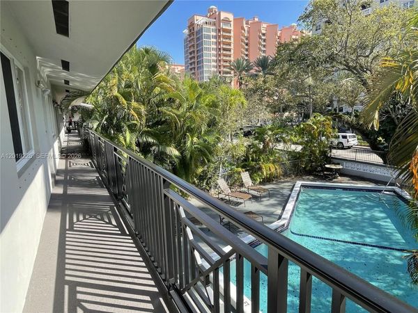 95 Edgewater Dr , Unit 207, Coral Gables, FL 33133