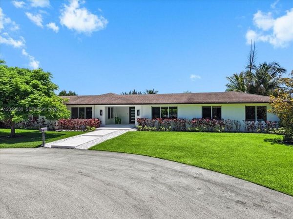 11600 SW 1st St , Plantation, FL 33325
