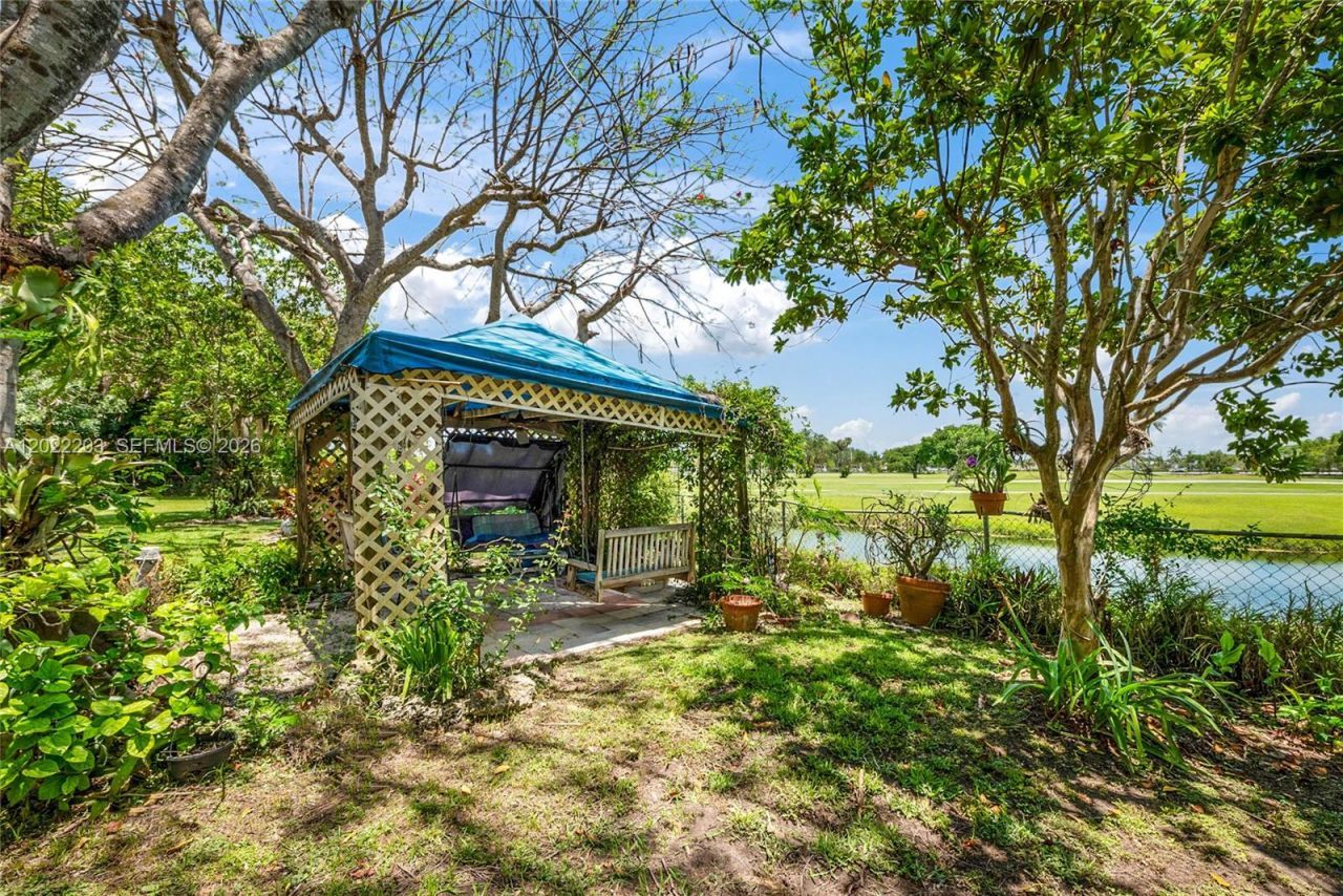 9460 Palmetto Club Ln E , Palmetto Bay, FL 33157 Photo