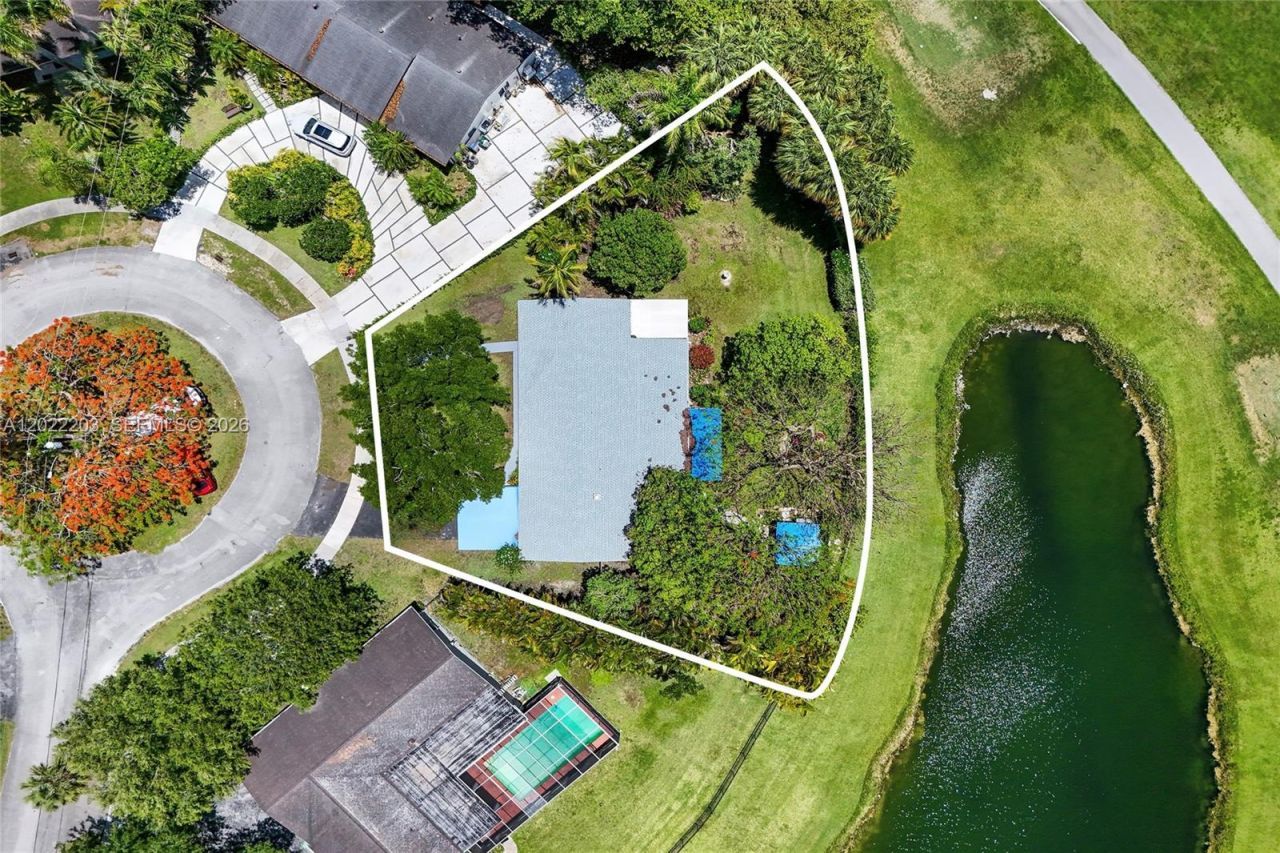 9460 Palmetto Club Ln E , Palmetto Bay, FL 33157 Photo