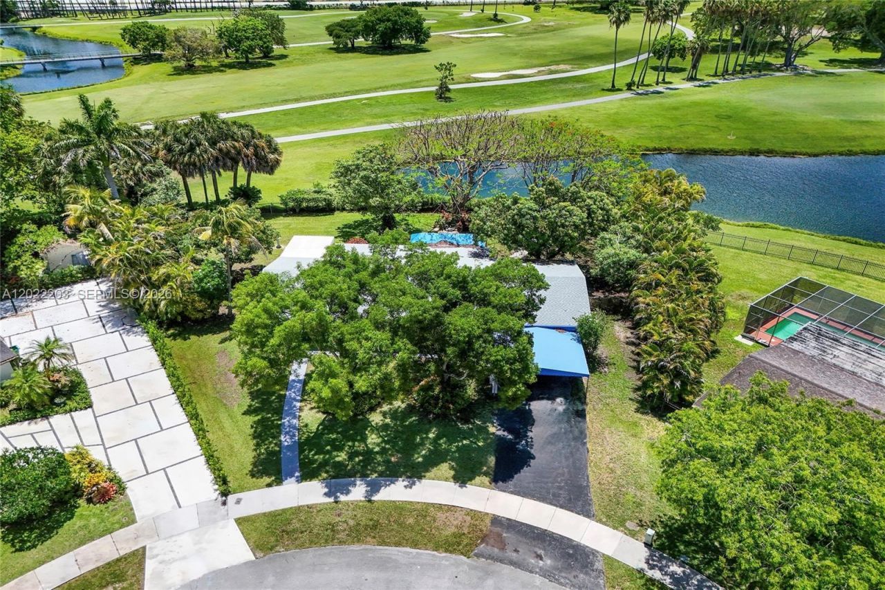 9460 Palmetto Club Ln E , Palmetto Bay, FL 33157 Photo
