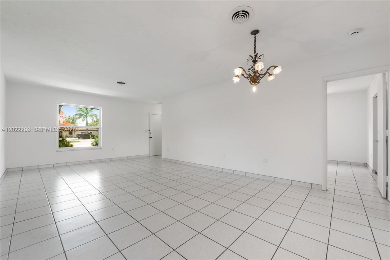 9460 Palmetto Club Ln E , Palmetto Bay, FL 33157 Photo