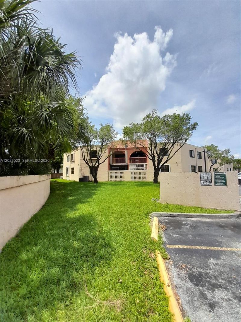 10245 NW 9th St Cir , Unit 204-9, Miami, FL 33172 Photo