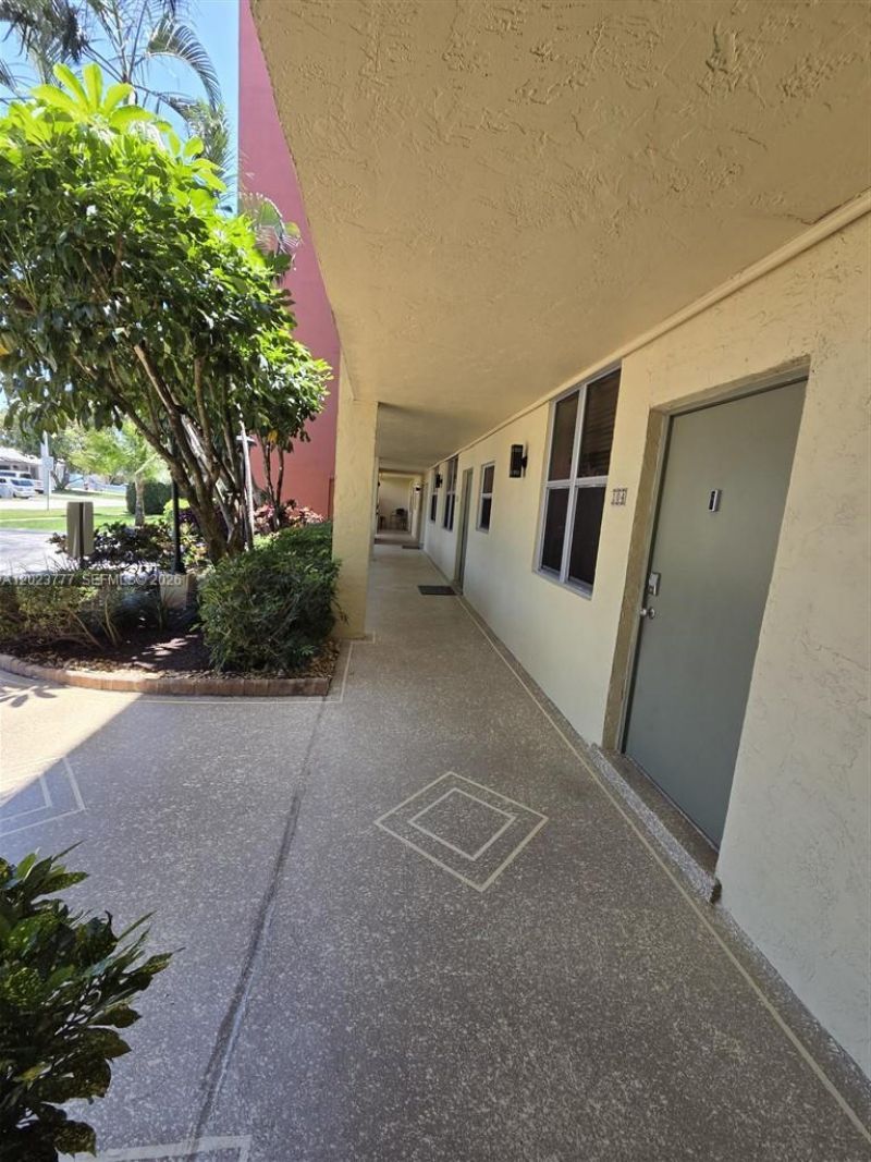 2400 NE 10th St , Unit 104, Pompano Beach, FL 33062 Photo