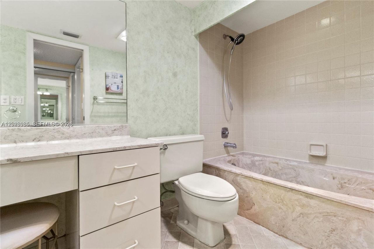 5519 Fairway Park Dr , Unit 203, Boynton Beach, FL 33437 Photo