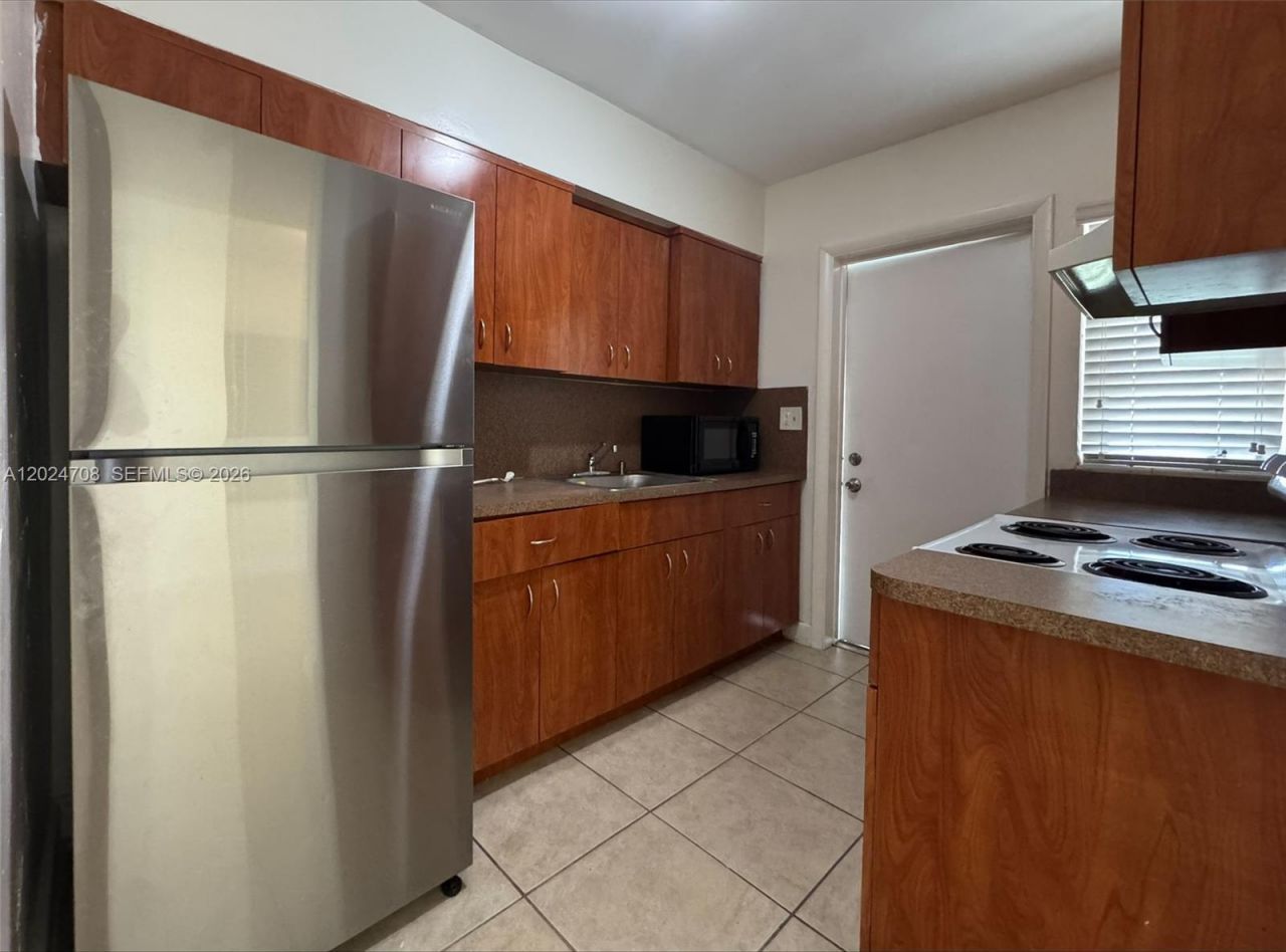 1320 NW 87th St, Miami, FL 33147 Photo