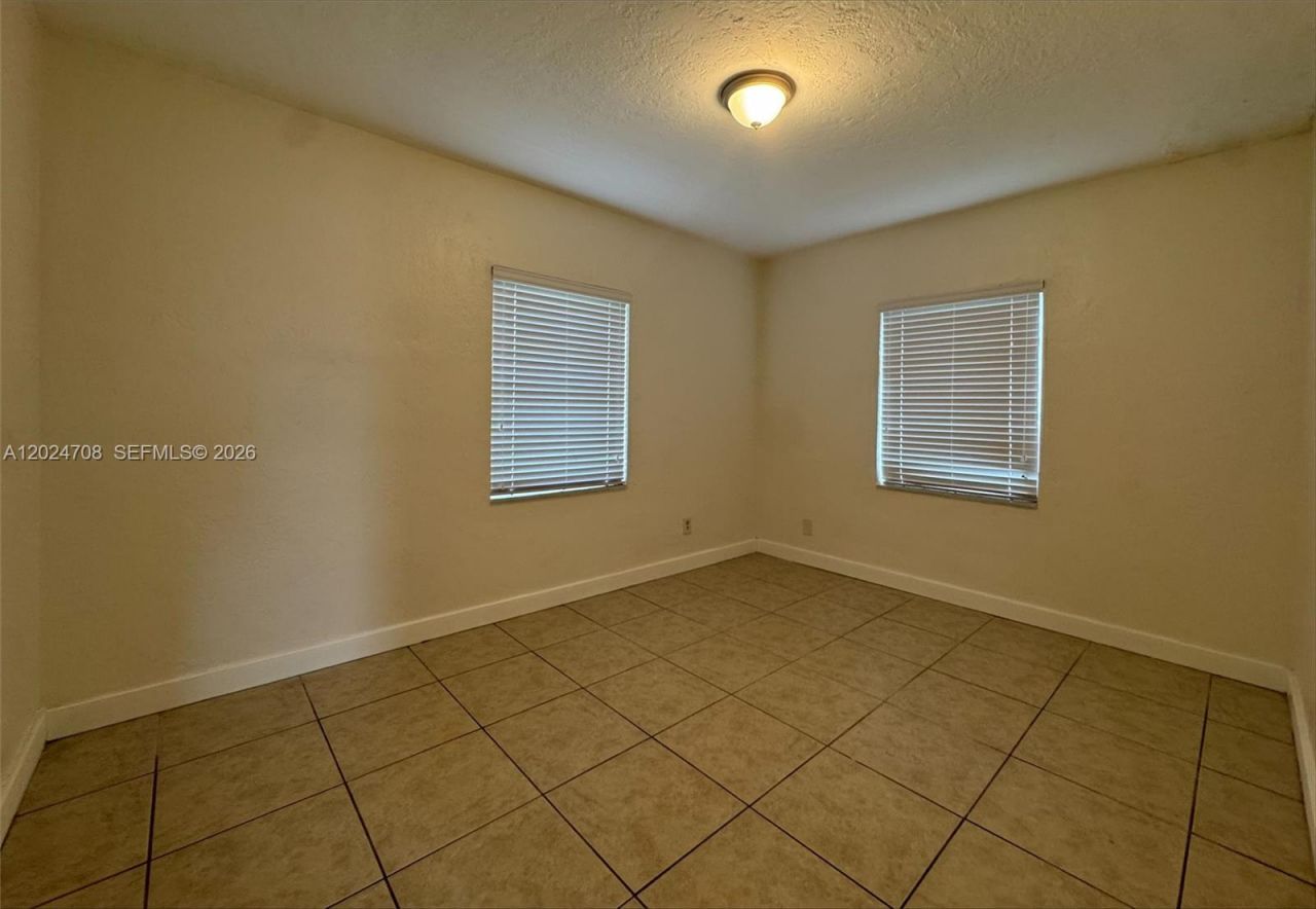 1320 NW 87th St, Miami, FL 33147 Photo