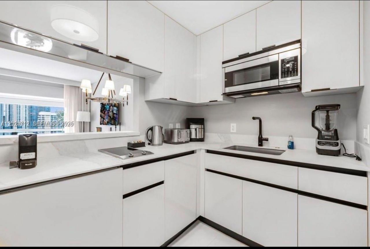 1435 Brickell Ave , Unit 3410, Miami, FL 33131 Photo