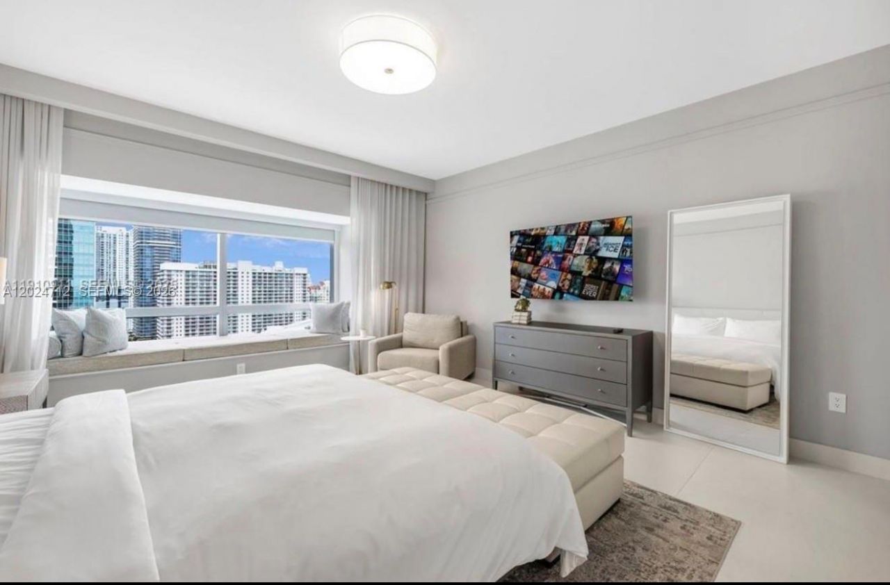 1435 Brickell Ave , Unit 3410, Miami, FL 33131 Photo