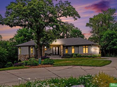 10238 N 29th Court, Omaha, NE 68122