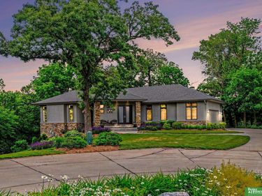 10238 N 29th Court, Omaha, NE 68122