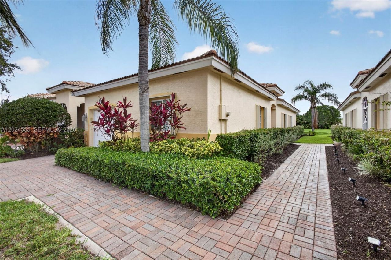 2368 Windjammer Way, West Palm Beach, FL 33411 Photo