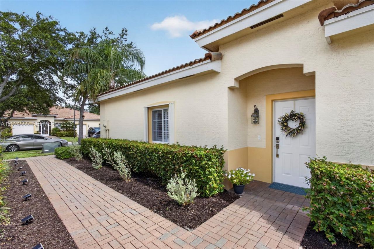 2368 Windjammer Way, West Palm Beach, FL 33411 Photo