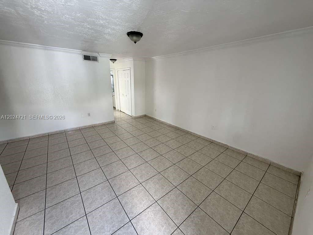 1655 W 44th Pl, Unit 302, Hialeah, FL 33012 Photo