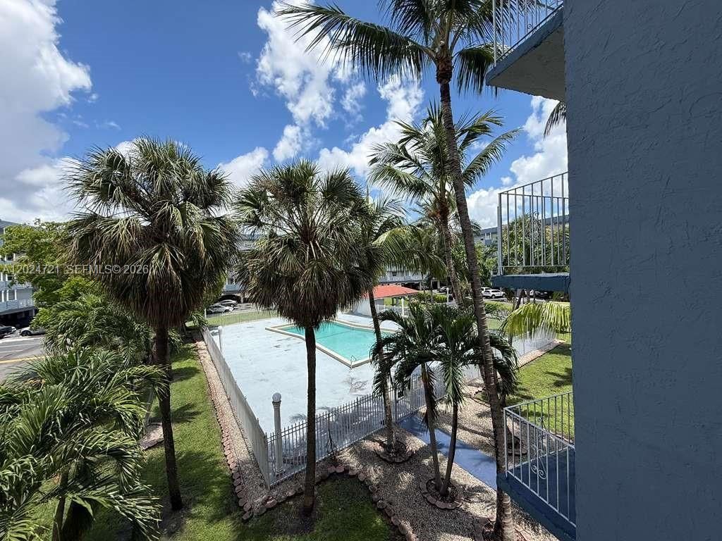 1655 W 44th Pl, Unit 302, Hialeah, FL 33012 Photo