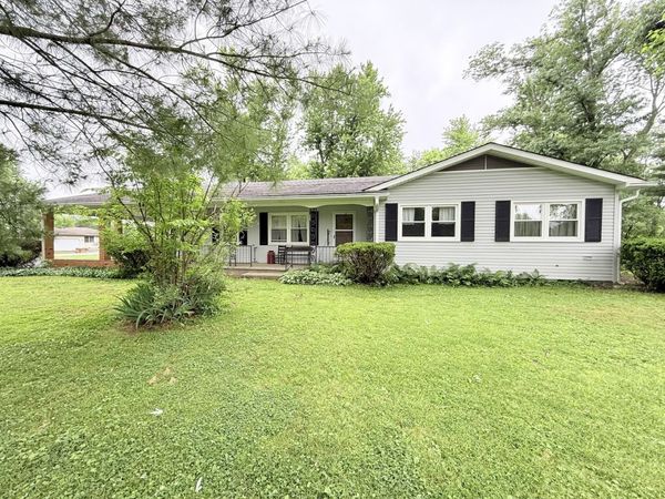 100 Magnolia Street , Harrisburg, IL 62946