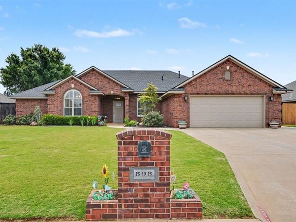808 Sheryl Lane, Altus, OK 73521