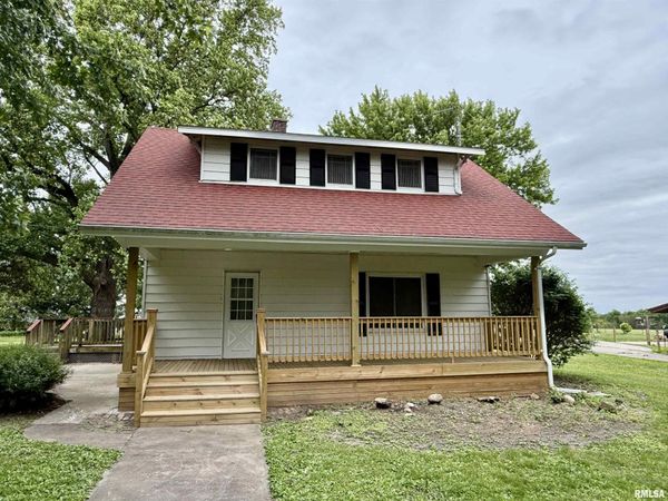 425 ELM Street, Victoria, IL 61485
