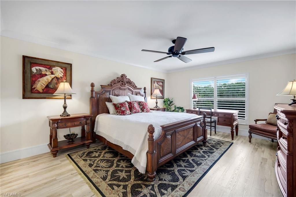 526 Lake Louise Cir, Unit 402, Naples, FL 34110 Photo