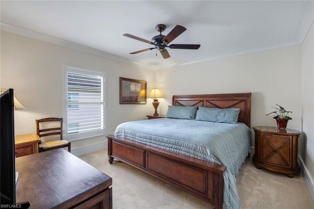 526 Lake Louise Cir, Unit 402, Naples, FL 34110 Photo