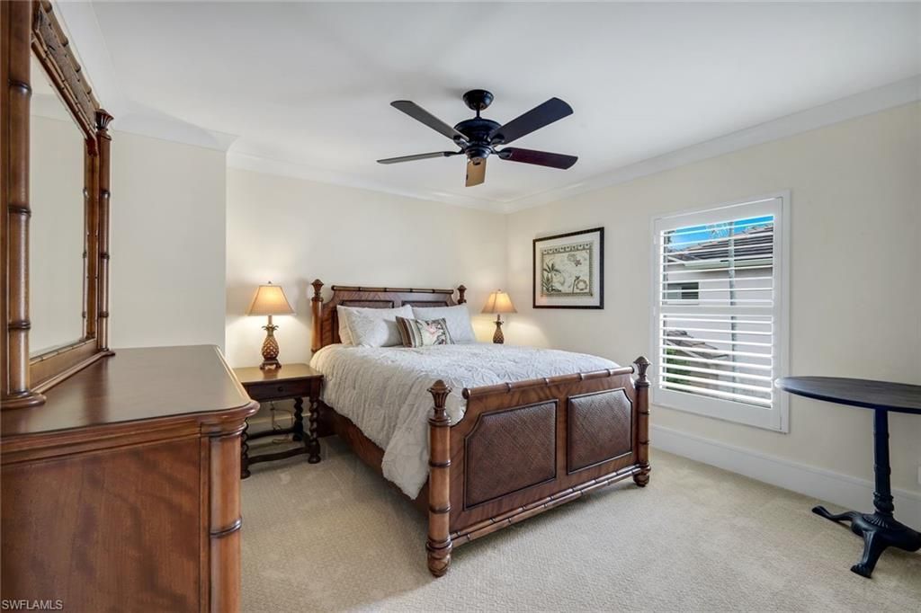 526 Lake Louise Cir, Unit 402, Naples, FL 34110 Photo