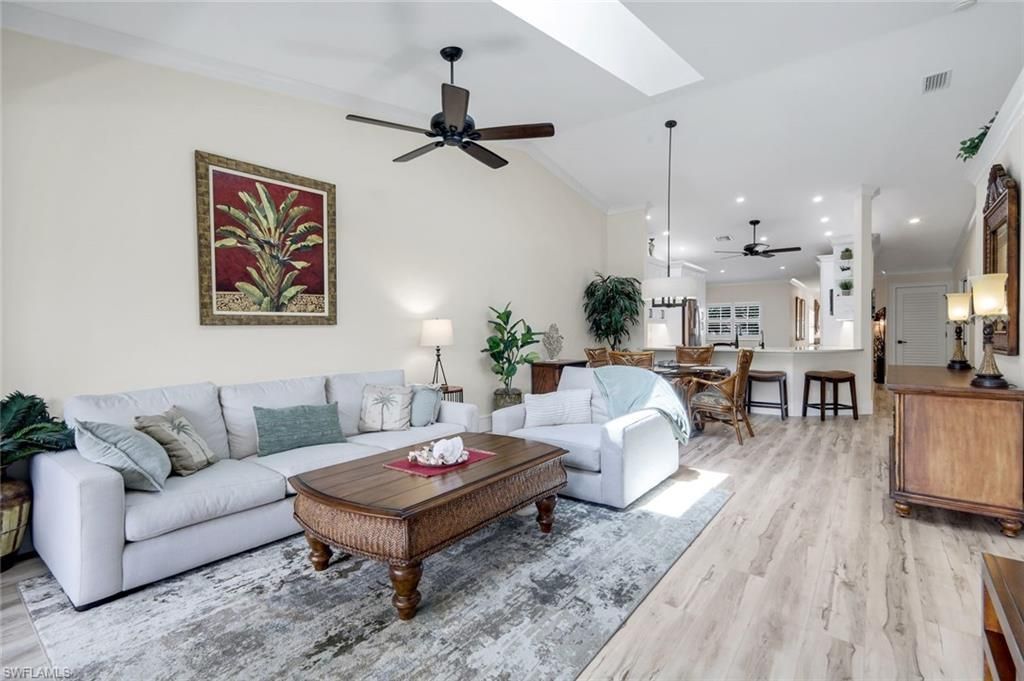 526 Lake Louise Cir, Unit 402, Naples, FL 34110 Photo