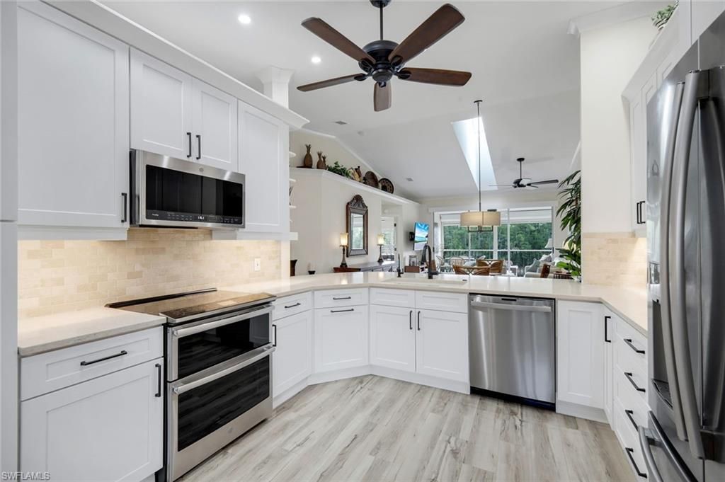 526 Lake Louise Cir, Unit 402, Naples, FL 34110 Photo