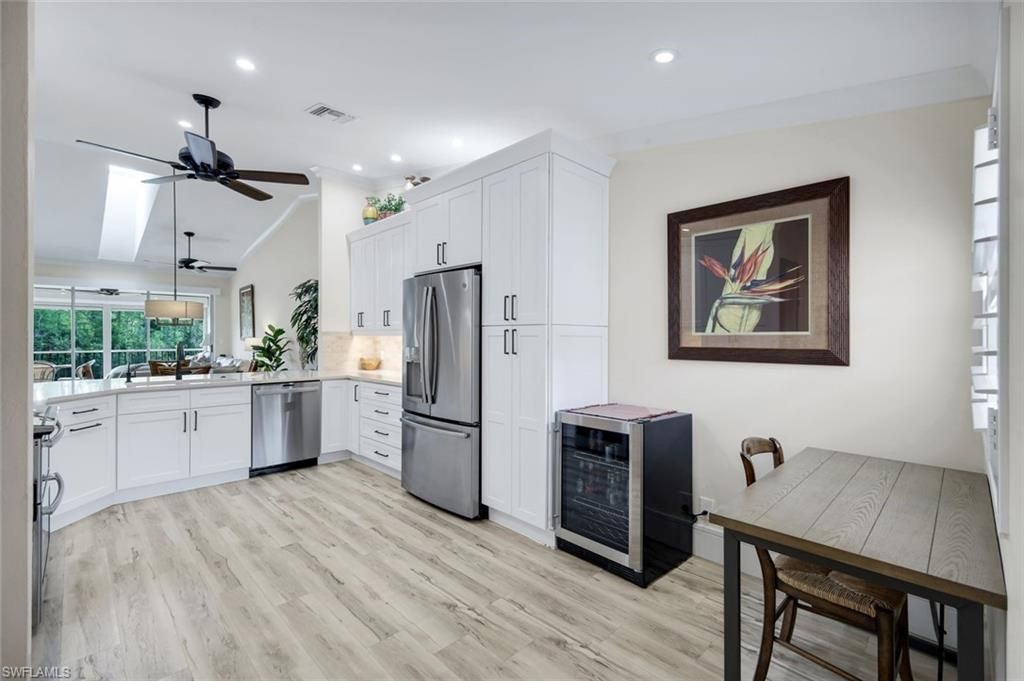 526 Lake Louise Cir, Unit 402, Naples, FL 34110 Photo