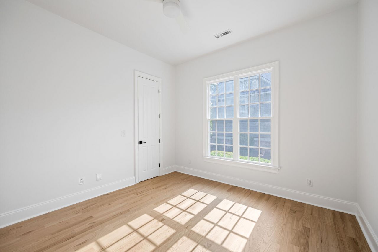 609 Daggett Street Photo 27