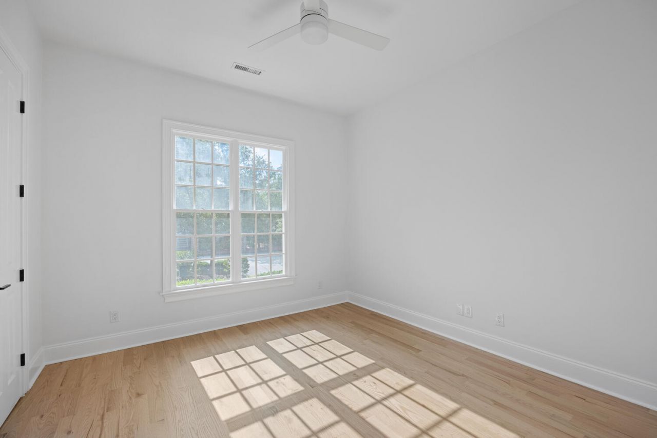 609 Daggett Street Photo 28