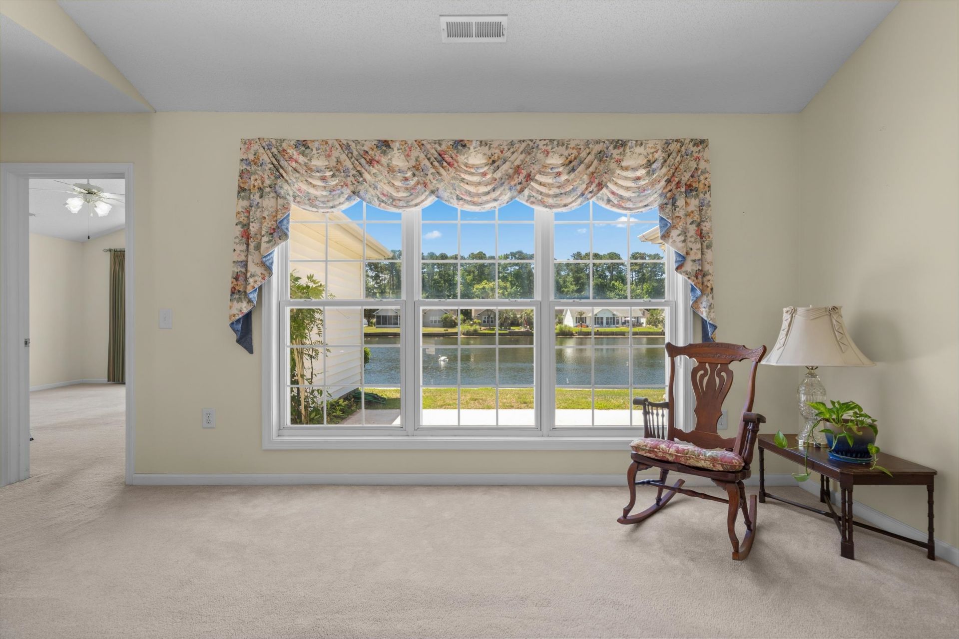 1045 Vestry Dr. Photo 10