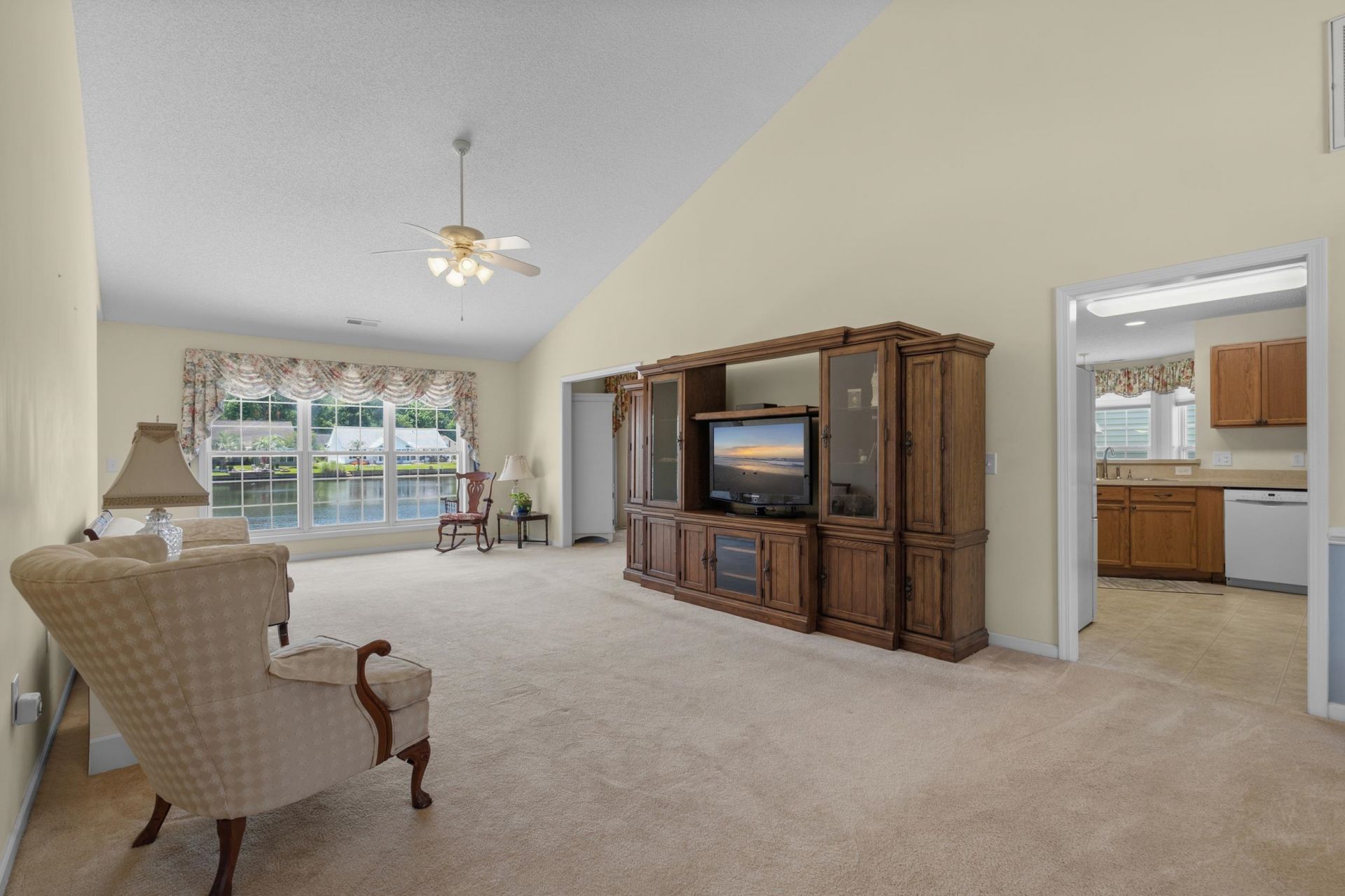1045 Vestry Dr. Photo 14
