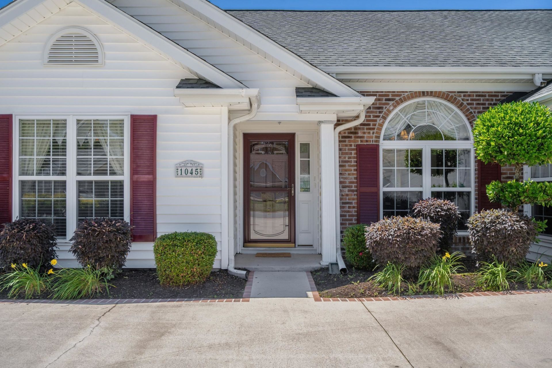 1045 Vestry Dr. Photo 4