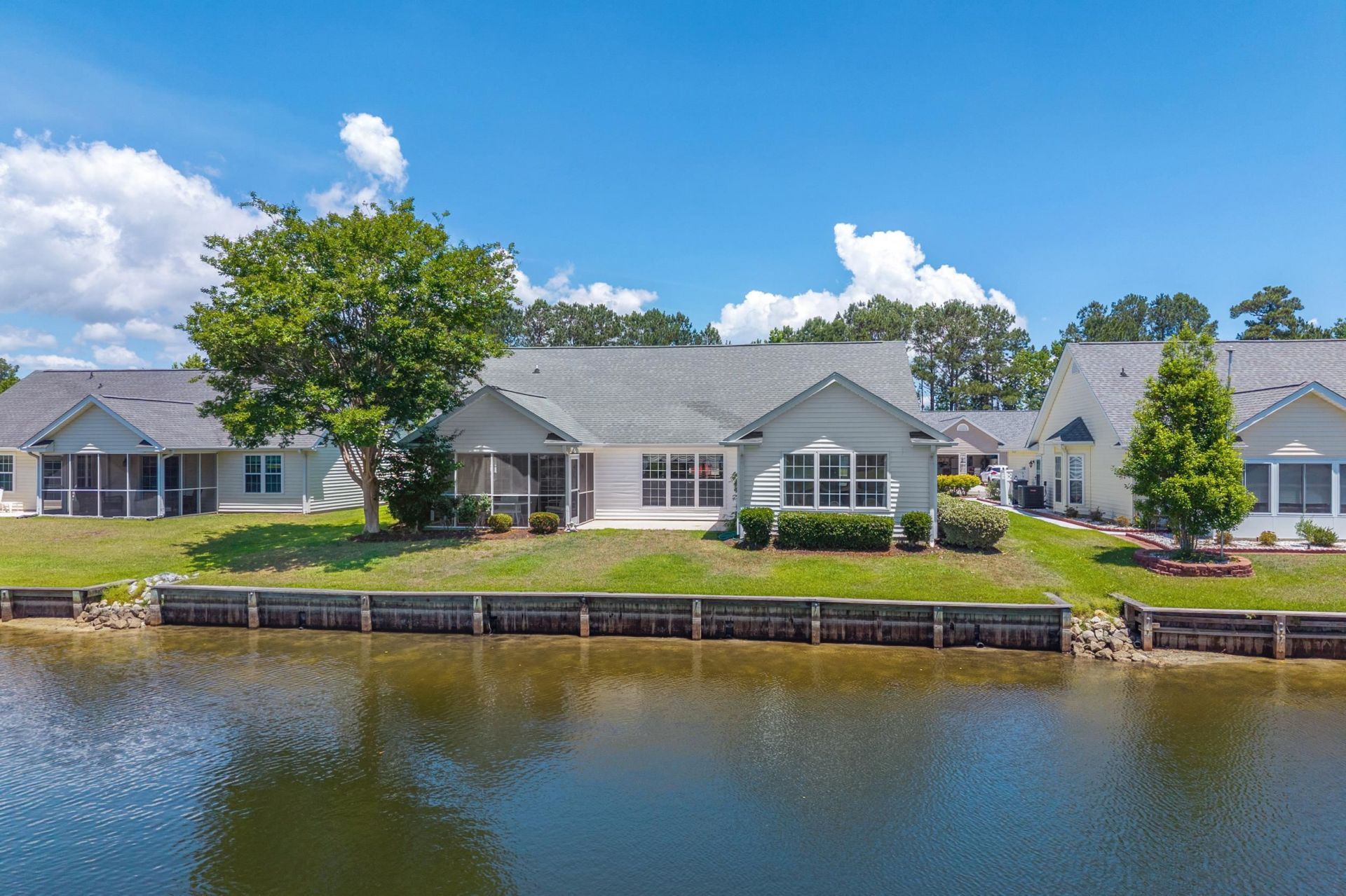 1045 Vestry Dr. Photo 6
