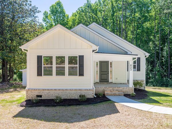 423 S Pinchback Avenue , Bessemer City, NC 28016