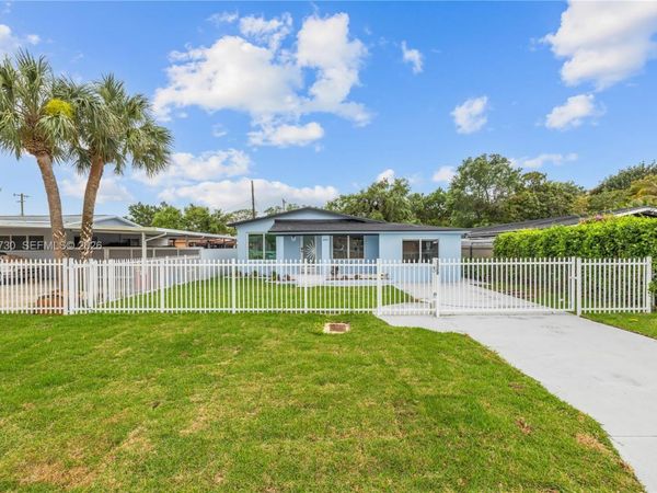 2520 NW 108th St , Miami, FL 33167
