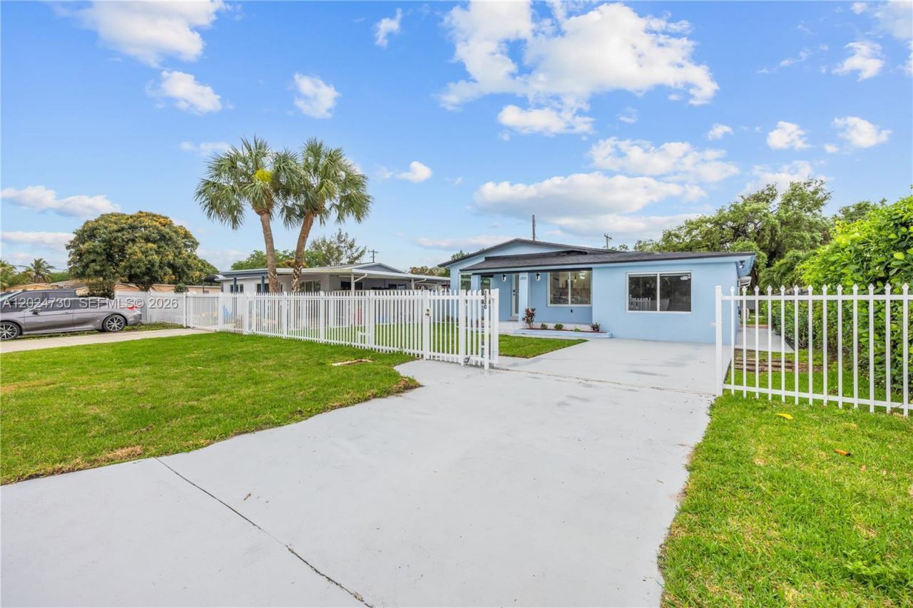 2520 NW 108th St , Miami, FL 33167 Photo