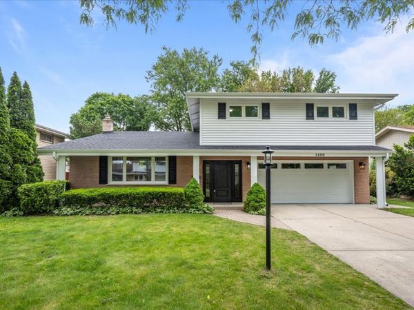 1400 E Ironwood Drive , Mount Prospect, IL 60056