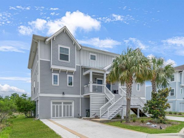 6645 Carlinga Dr, Pensacola, FL 32507