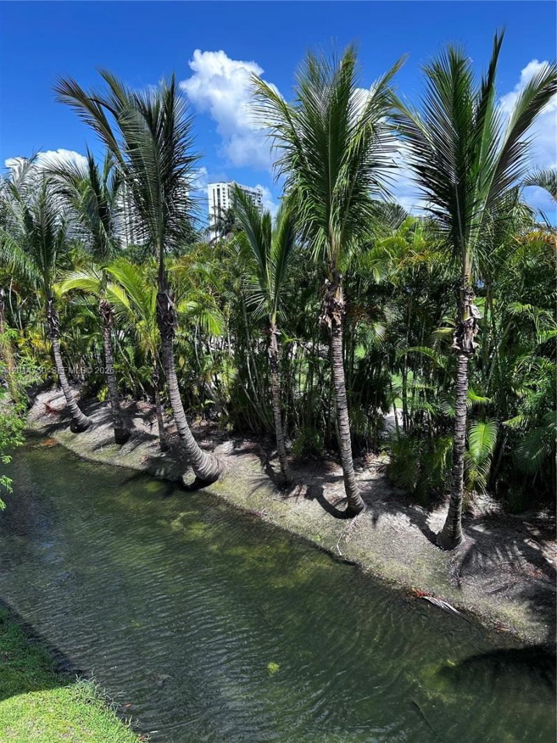 20365 W Country Club Dr, Unit TH24, Aventura, FL 33180 Photo