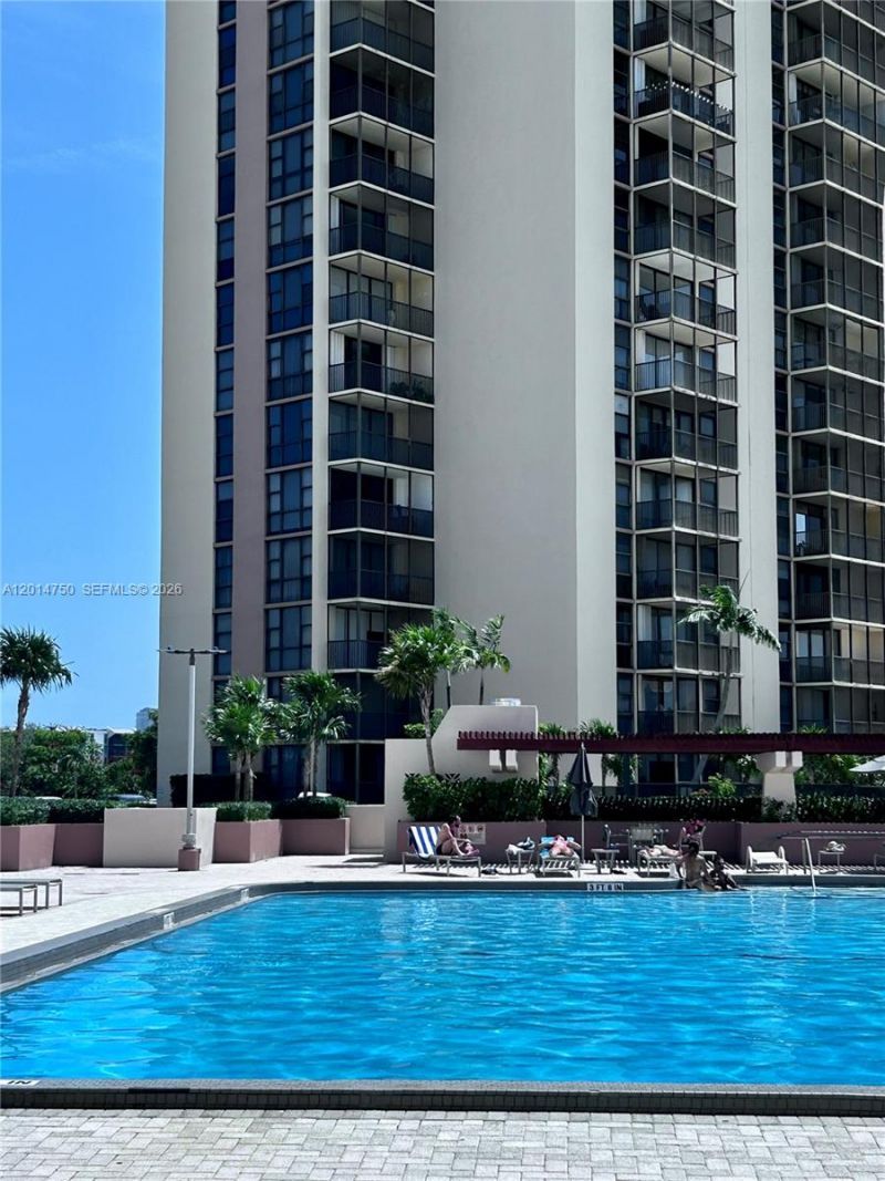 20365 W Country Club Dr, Unit TH24, Aventura, FL 33180 Photo