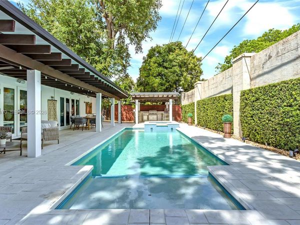 95 Shore Dr W, Miami, FL 33133