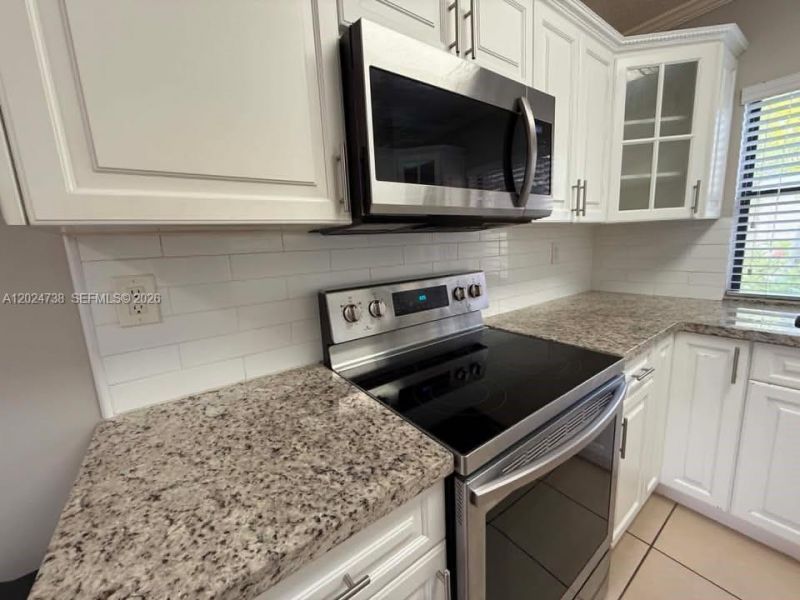 6449 NW 171st St, Hialeah, FL 33015 Photo